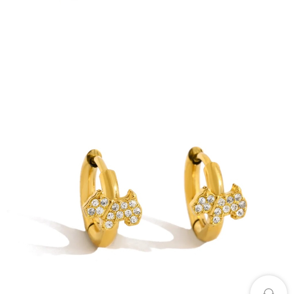Elegant Gold Bow Earrings